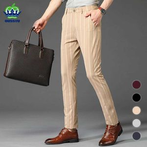 Herrenhosen Frühlings Sommerstreifen Casual Hosen Herren schlanker Hosen dünne atmungsaktive Baumwollkhaki -Bankett Hochzeitsanzug Hosen Männlich Y240514