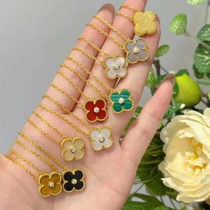 Designer Brand Clover Necklace Fashionable Charm Single Flower 15mm Halsband Luxury Diamond Agate 18K Gold Designer Women's Necklace