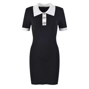 Xiao Xiangfeng Polo Neck Knitted Dress 2024 Summer New Fit, Waist, Short Sleeves, Slim Skirt Color Contrast