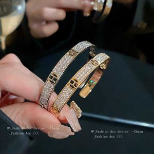 Regalo bracciale preferito Bracciale popolare Bracciale di alta ed elegante elegante ed elegante luminosa di lusso di lusso con cartter logo originale