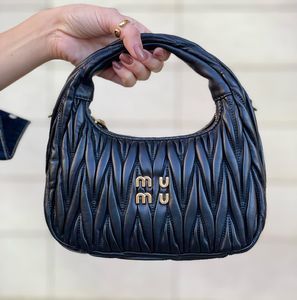Kvinnor Mens Crossbody Shoulder Underarm Bag Rem Luxury Tote Clutch Wander Matelasse Travel Bag Designer Purses Fashion Handbag Black Satchel Pochette Even Bags