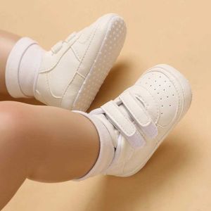 Sneakers Baby Spring Shoes Newborn Girls and Boys Casual Baptist Non slip Walking Shoes White Soft Sole Sports Shoes d240515