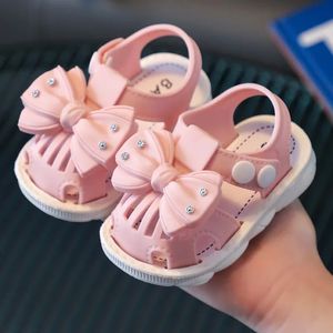 Solid bow mjuk spädbarn barn mode sandaler barn sommarskor söt pvc strand non slip för baby flickor skor 240511
