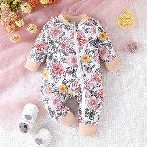 Rompers Baby Girls Nowonarodzony Romper 0-18 miesięcy ubrania maluchowe niemowlę słodkie kwiatowy z długim rękawem zamek błyskawiczny kombinezon240514l240502