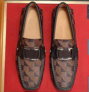 Scarpe di design di uomini in pelle autentica marca di lusso 2024 moccioni mocasins slittamento traspirante su scarpe di guida nere plus size 38-45 SAN017