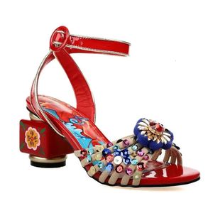 Damen 2024 Frauen echtes Patent Sandalen Kleidschuhe spannende High Heels Retro Peep-Toe Hochzeitsfeier sexy Druckschnallen Diamant 3d Blume farbenfrohe Größe 8658