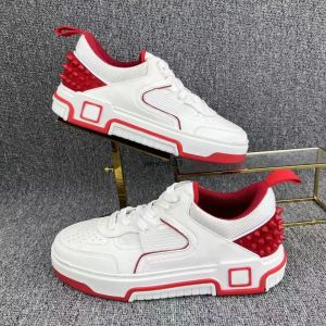2024 Sneakers Designer في الهواء الطلق زوجين الأحذية الرياضية الرجال نساء Astroloubi Red Bottoms العلامات التجارية أحذية غير رسمية المدربين الأزياء حجم كبير 35-47 مع صندوق