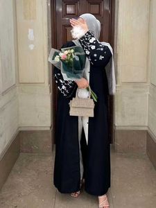 Etniska kläder blommor broderi muslimska abaya för kvinnor eid klänning marocko ramadan snörning abayas kaftan islam cardigan dubai arab långa mantel t240515