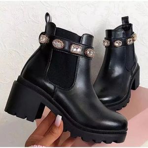 Chelsea botas fêmeas cinturões de cristal preto couro grosso botas de salto grossa plataforma de design de luxo de luxo de inverno feminino sapatos #05888