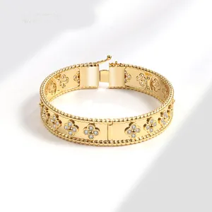 Bracciale designer Bracciale a diamante pieno di alta qualità femmina femmina a quattro foglie trifoglio bracciale caleidoscopio bracciale ladies ladies bobina di gioielli natalizi