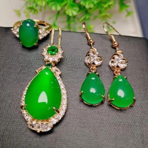 Hängen Green Jade Stone Jewelry Set Women Water Drop Pendant Halsband med Emerald Zircon Dingle Earring och Jades Rings smycken Set