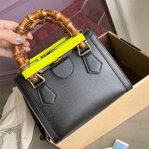 Kvinnor läder diana bambu crossbody pås