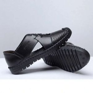 Ihåliga män andningsbara antiskid sommarhål sandaler andas delad sandal läder trend fotled wrap mens casual loafer sko grossistskor a9g3# 642 s e446