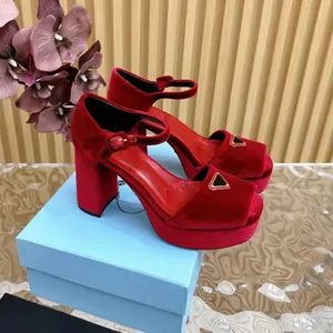 Elegant Luxury Designer Sandals Velvet Fashionable Platform Heel Wedding Shoes Women Casual Ankle with Triangle Metal Buckle Decoration Dress Shoe