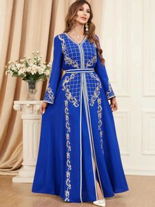 Etniska kläder Elegant Arabic Maxi-klänning för kvinnor Abaya Caftan A-Line Party Dresses 2 Piece Set Kimono Saudi Dubai Kaftan Islamic 2023 T240515