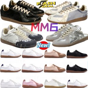 2024 MM6 REPLICA MM6 MULFSKL MULHERES REPLICE REPLICE TENHO SLAY SLAPOS CUSUAL CULIDADE MULHERS Mens Black White Sneakers Designer Run Runner Runner Sport Shoe 35-44