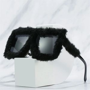 Soft Fur Velvet Oversize Sunglasses for Women Trendy Gradient Square Sun Glasses Ladies Sexy Shades Eyewear UV400 240515