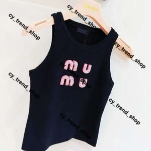 Mui Mui Top Free Size 1 사이즈 디자이너 티셔츠 탱크 탑 디자이너 여름 남자 여자 조끼 럭셔리 패션 싱글 렛 스포츠 피트니스 조끼 Mimu Tshirt Louies Louies Shirt 307