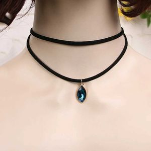 Chokers doppelt geschichtete schwarze Samt Halskette Vintage Gothic Jewelry Einfacher quadratischer ovaler Tröpfchen Anhänger Halskette D240514