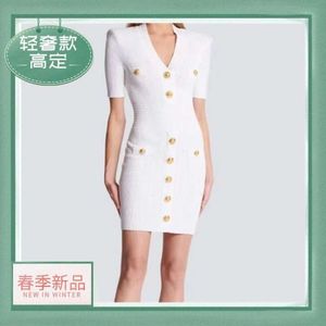 2024 Spring New High End Feeling Wrapped Hip Short Sleeve Knitted Dress with Light Mature Style, Fashion and Casual V-neck Commuting