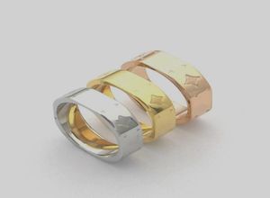 Europe America Style Ring Men Lady Women Titanium steel 18K Gold Engraved V Initials Four Leaf Flower Lovers Square Narrow Rings S5829201