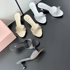 New Style High Heel de alta qualidade Moda Couro Sapatos estiletos Sandálias femininas saltos internos saltos de designer de luxo Slide de dança ao ar livre chinelos de verão