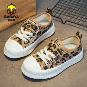 Sneakers Babaya Childrens Canvas Shoes Girls Casual Sports Shoes Breathable 2023 Spring Leopard Print Boys Shoes Baby Shoes d240515