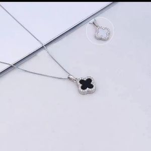 Черно -белые двойные бортовые серьги с бриллиантами набор набор классического дизайнера Clover Подвесное колье титановое сталь, не выцветшие, роскошные женские ожерель