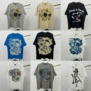 Mäns T-shirts Saint Michael Summer Trendy Vintage Graffiti Masked Anime Print Mens and Womens Loose Short Slved T-shirts T240515