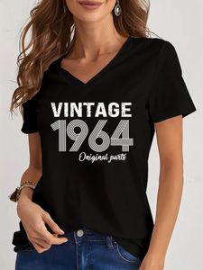 Vintage 1964 Födelsedagtryck Kvinnor T Shirt Kort ärm V Neck Loose Fashion Trend Ladies Y2K Tops Camisetas Mujer 240510