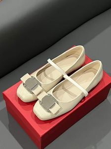 Fashion Women Ballet Flats Sandals London the Row المرونة إيطاليا Perfect Ladies Square Toes Napa Sheepes Designer Professional Professional Ballerinas Sandal Box EU 35- 40