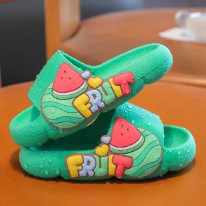 Pantofole pantofole anti -slip sandali per bambini borse per bambini per ragazza fumetto slipper simpatico per il bambino galline per ragazzo y240514wwvt