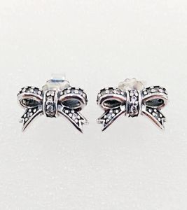 Charms Designer Jewelry Authentic 925 Sterling Silver Delicate Bow Stud Earring Pörhängen Lyxiga kvinnor Valentine Day Bi7288748