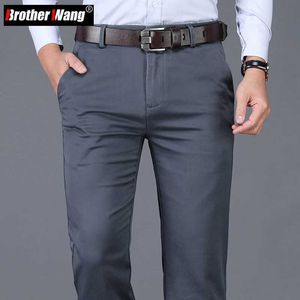 Herrbyxor Klassisk stil Autumn Mens Regular Fit Dark Grey Pants Business Fashion Tjock Elastic Straight Brand Byxor Male Y240514