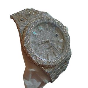 Vit Moissanite Iced Out White Gold Luxury Buss ner Hip Hop Personlig lyxanpassad vit klocka