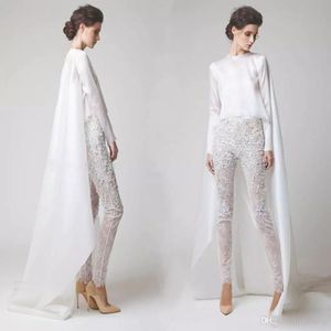 2022 White Lace Jumpsuits Women Prom Dresses With Cape Pearls Long Sleeves Evening Dress Pants Fashion Formal Gowns Vestido De Festa 331Q