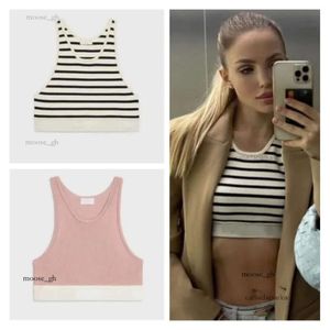 Designerinnen Frauen Crop Tops T-Shirt Bra Tanks weibliche Tank-Top-Shorts Designer Yoga Anzug Sportwear Fitness Sport Bra Mini Outfits Solid Elastic Rückenless Tee 78 44