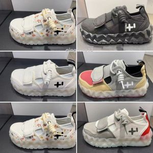 2024 OTZ Ugly and Cute Men and Women Spring New Product Designer Canvas Shoes Big Head Thick Sole Small White Shoes Casual Sports Shoes 36-44