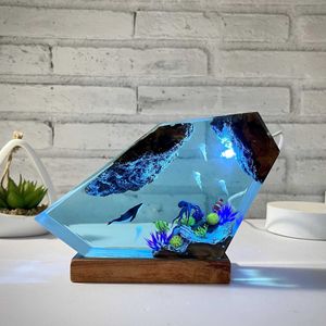 Table Lamps Hot Sell Seabed World Organism Resin Table Light usb Charge Creactive Art Decoration Lamp Whales and jellyfish Theme Night Light