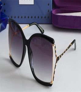En son moda tasarımcısı güneş gözlükleri kare içi boş çerçeve en iyi kalite 0592 UV 400 lens koruma gözlükleri4254466