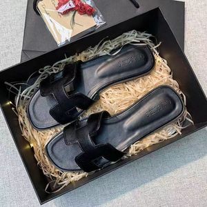 NET RED SLIPSERS 여성 여름 평평한 패션 마모 가죽 New H Sandals 한국어 버전의 해변 여행 플립 플롭