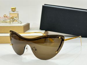 Solglasögon för män Kvinnor Designer 0413 Summer Fashion Stylish High Street Traveller Cateye Style Anti-ultraviolet Retro Plate Oval Frameless Glasses Random Box