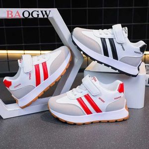 Sneakers Childrens Leather Patch Sports Shoes 2023 Spring/Summer New Baby Soft Sole Casual Shoes School Sports Shoes D240515