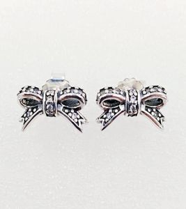 Charms Designer Jewelry Authentic 925 Sterling Silver Delicate Bow Stud Earring Pörhängen Lyxiga kvinnor Valentine Day Bi2359304