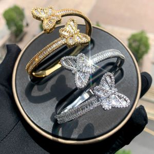 New High Quality Bling Cz Butterfly Charm Adjustable Open Bracelet Bangle for Women Wedding Hip Hop Ice Out Hand Love Jewelry