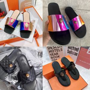 Designer Sliders 2024 NOVO ESTILO DE LIPPER INTERIOR SLIPE SLIDE VERMELHA MULE MULE MULE Top Lady Lady Loafer Sandale Outdo Sandale Sapato de Viagem Feminina de Viagem