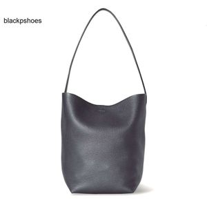 Row TR Strap Womens Vücut Deri Plaj Su Geçirmez Çanta Orijinal Hobo Tasarımcılar Omuz Çantaları Sacks Lady Çanta Bagaj Park Tote Çanta Debriyaj A52U