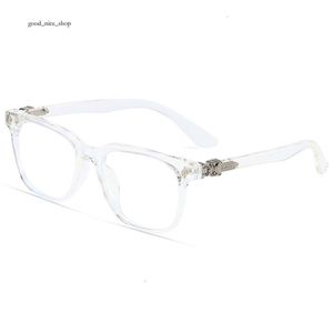 Chrome Solglasögon Designer Cross Glasses Frame Märke Solglasögon för män Kvinnor Trendiga runda Face TR90 Eye Male Protection Heart Eyeglass Frames 7110