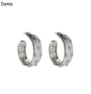 Donia Jewelry Luxury Stud 유럽 및 미국 패션 Fourleaf Flower C 모양 Titanium Steel Threecolor 크리에이티브 디자이너 Ear8257870