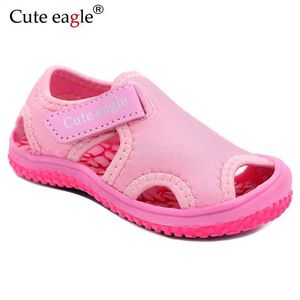 Sandaler Summer Childrens Sandaler 2023 New Hollow Soft Sole Girls Beach Shoes Childrens Shoes Anti Slip Quick Torking Sandals D240515